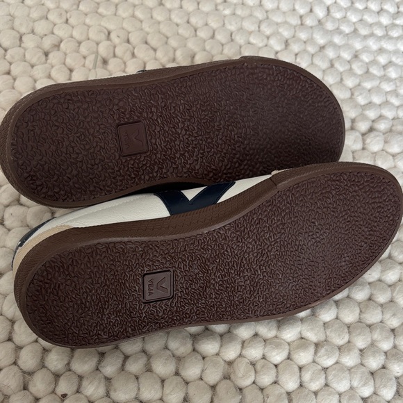 Veja White, Beige, and Navy Sneakers, new without box - Picture 3 of 5